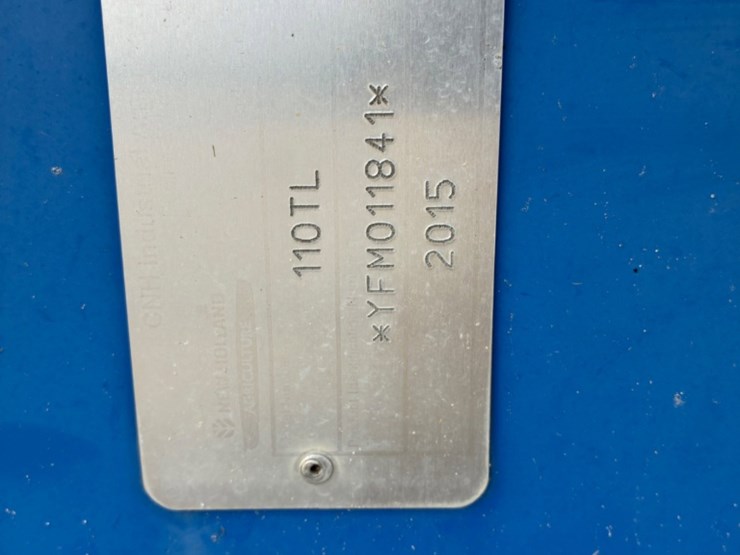 new-holland-110tl-image-3
