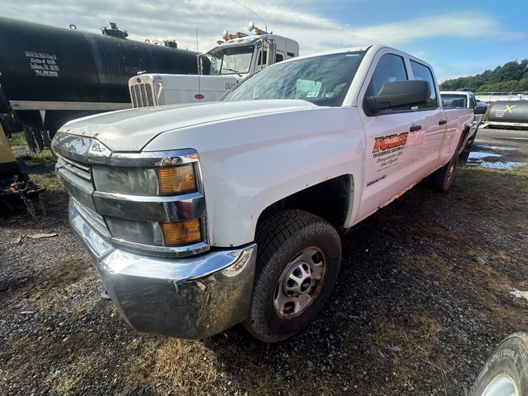 2015-chevrolet-silverado-2500hd-image-1
