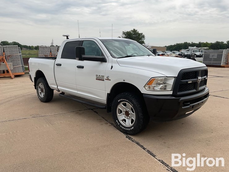 2016-dodge-3500-image-3