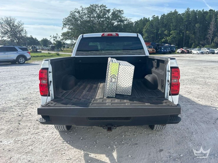 2018-chevrolet-silverado-1500-image-11