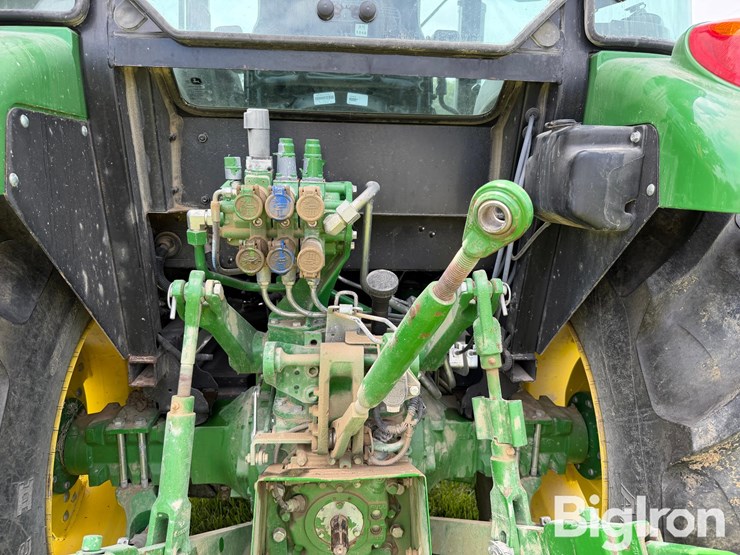 2019-john-deere-5100e-image-10