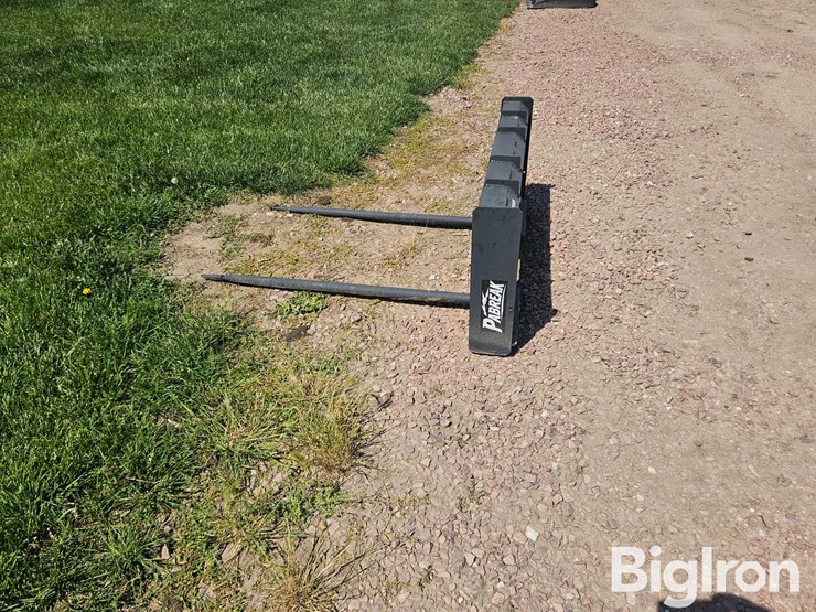 2026-pabreak-bale-spear-skid-steer-attachment-image-8