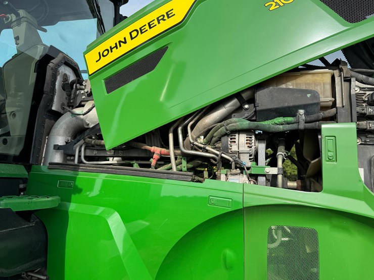 2023-john-deere-7r-210-image-45