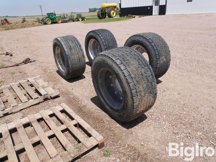 michelin-445/50r22.5-tires-&-rims-image-1