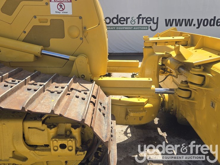 2021-komatsu-d61px-24-image-22