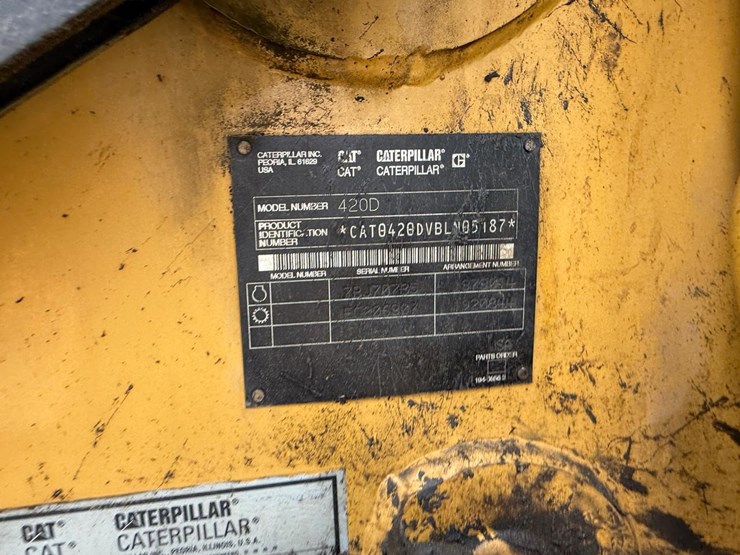 caterpillar-420d-image-37
