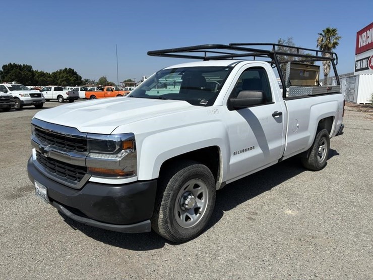 2018-chevrolet-silverado-1500-image-1