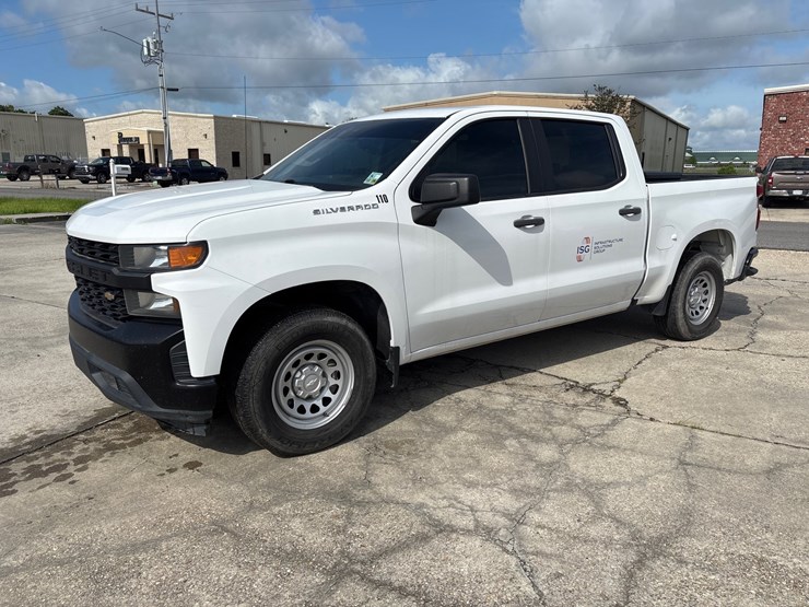 #3627-•-2021-chevrolet-silverado-pickup-truck-image-1