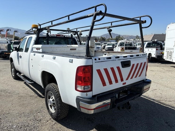 2012-gmc-sierra-2500-image-4