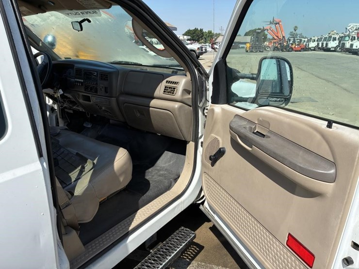 2004-ford-f350-image-12