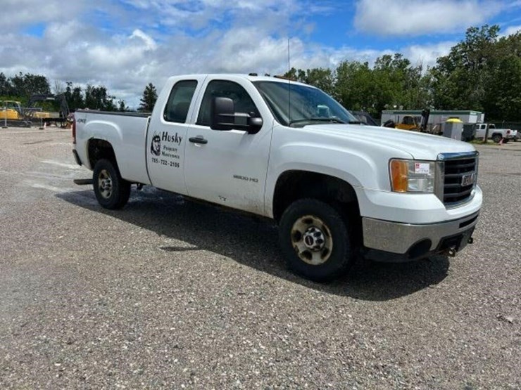 2010-gmc-2500hd-image-2