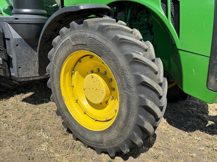 2019-john-deere-8295r-image-15
