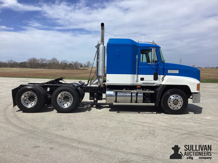 1998-mack-ch613-image-4