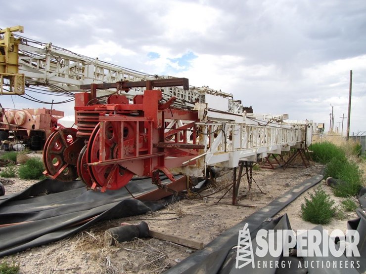 (6-52)-sj-petro-105'h-265,000#-mast,-w/-rod-&-tubi...-image-2