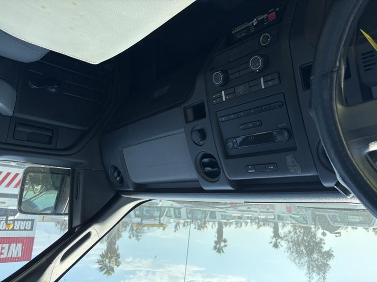 2011-ford-f150-image-16