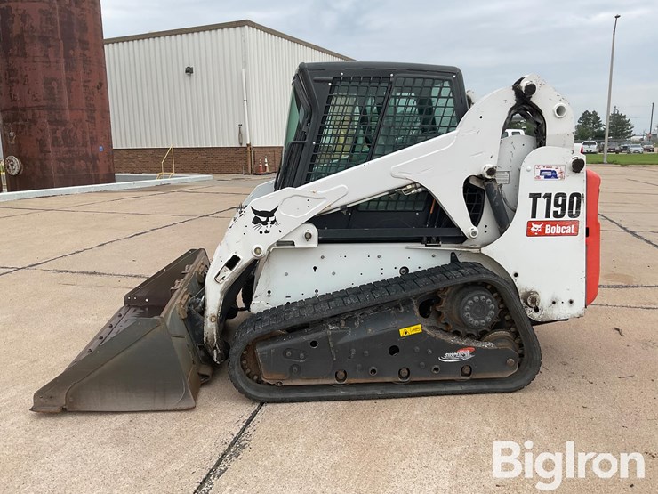2012-bobcat-t190-image-8