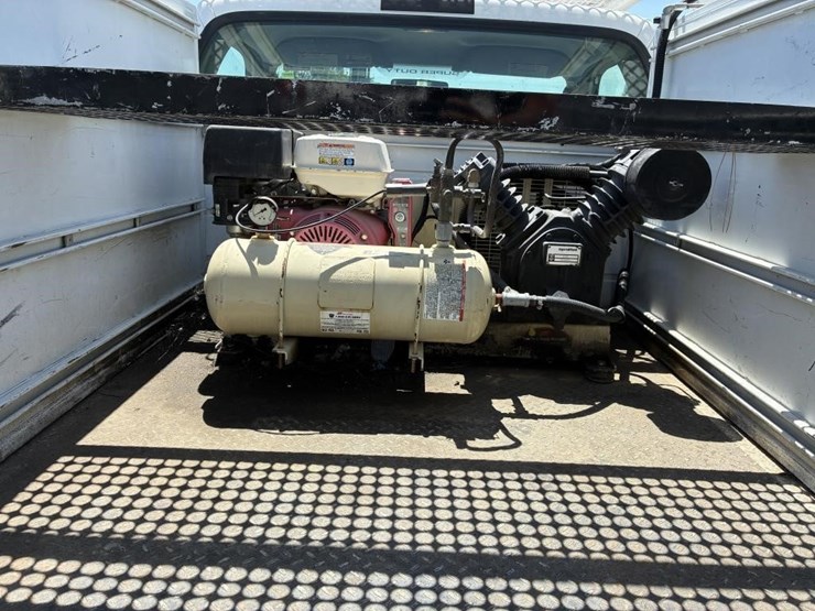 2006-ford-f550-image-14