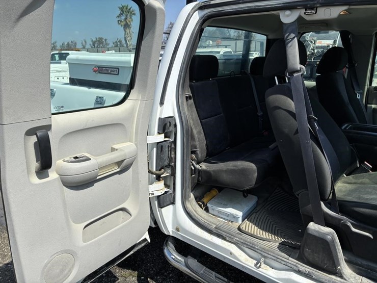 2012-gmc-3500hd-image-17
