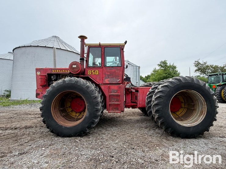 1975-versatile-850-image-8