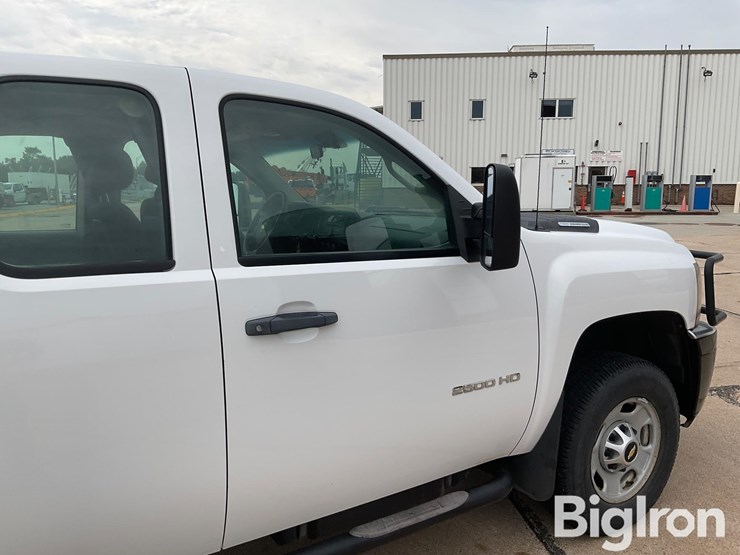 2011-chevrolet-2500-image-17