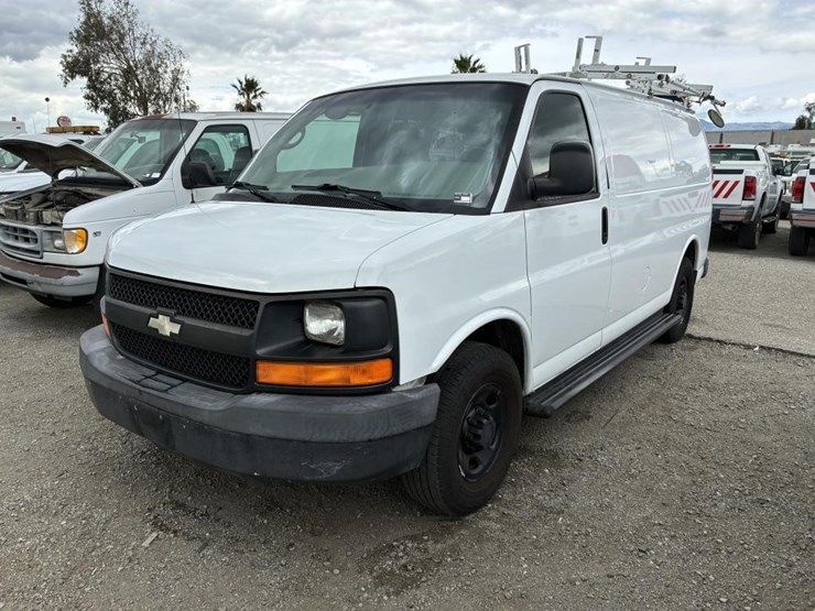 2008-chevrolet-express-3500-image-1