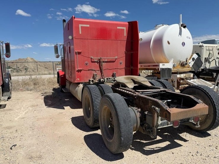 2006-peterbilt-379-image-4