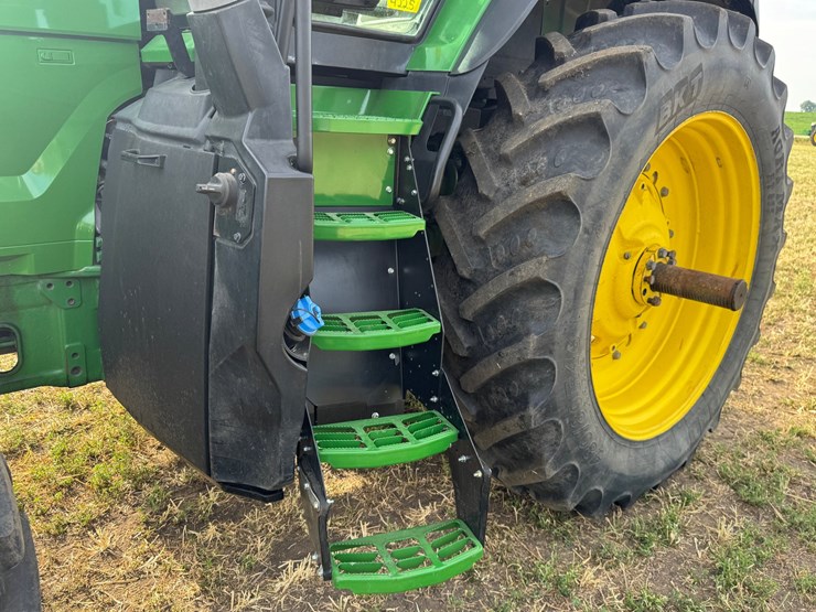 2023-john-deere-7r-210-image-46