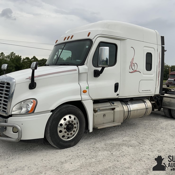 2018 Freightliner Cascadia 125SLP T/A 6X4 Sleeper Truck Tractor