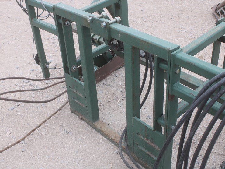 #1020-•-1996-pickett-6r30a-one-step-bean-cutter-image-25