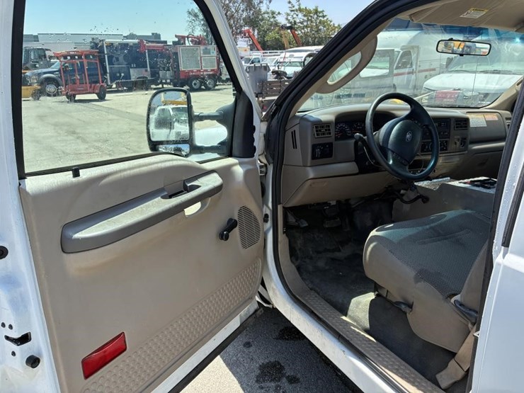 2004-ford-f250-image-12