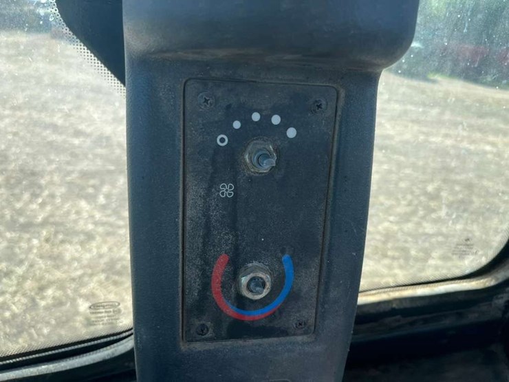 deere-524k-image-42