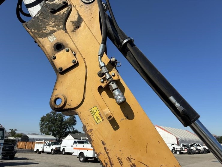 2014-caterpillar-430e-image-16
