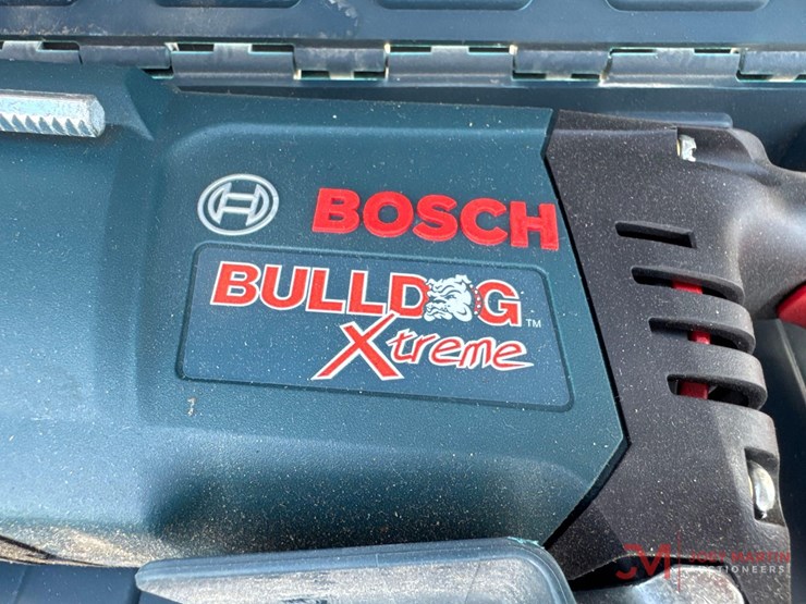 bosch-bulldog-xtreme11255vsr-electric-rotary-hammer-drill-image-2