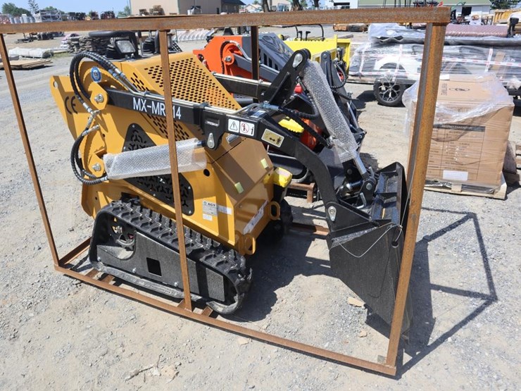 agt-mx-mrt14-compact-track-loader-image-1