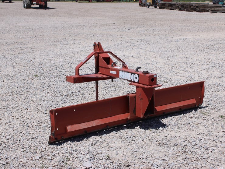 #2001-•-rino-r800-3-point-blade-image-3