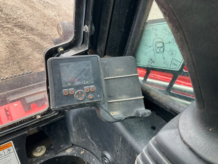 2023-manitou-2550rt-image-38