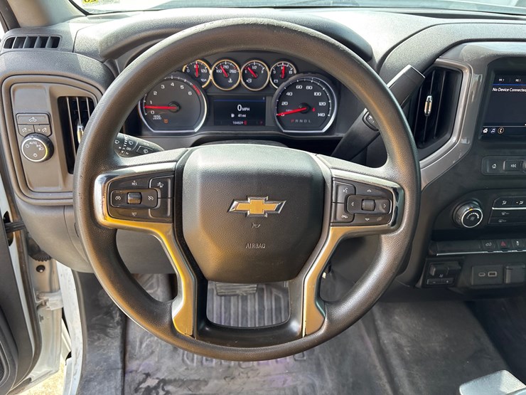 #3627-•-2021-chevrolet-silverado-pickup-truck-image-11