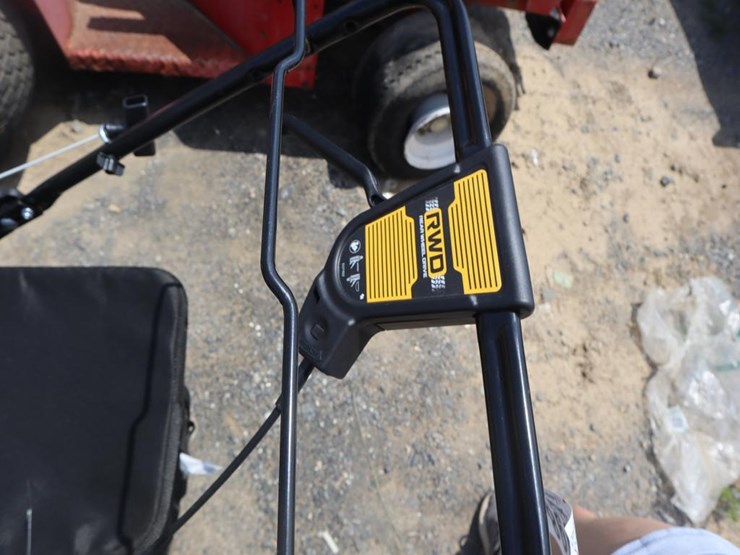 dewalt-push-mower-image-5