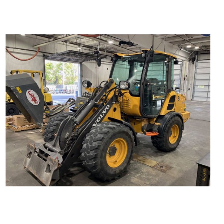 2021 VOLVO L20H
