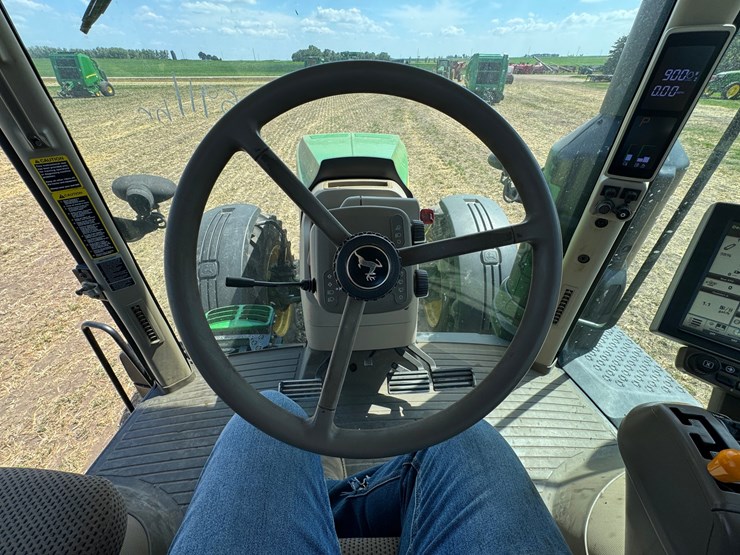 2019-john-deere-8295r-image-57