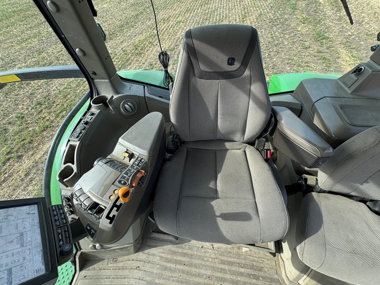 2023-john-deere-7r-210-image-51