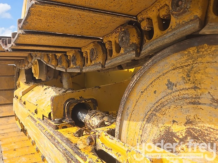 2023-deere-650k-lgp-image-15