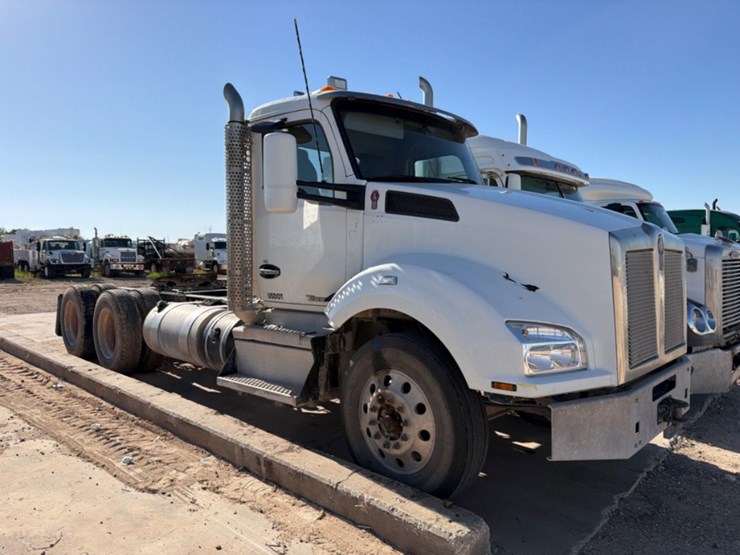 2019-kenworth-t880-image-1