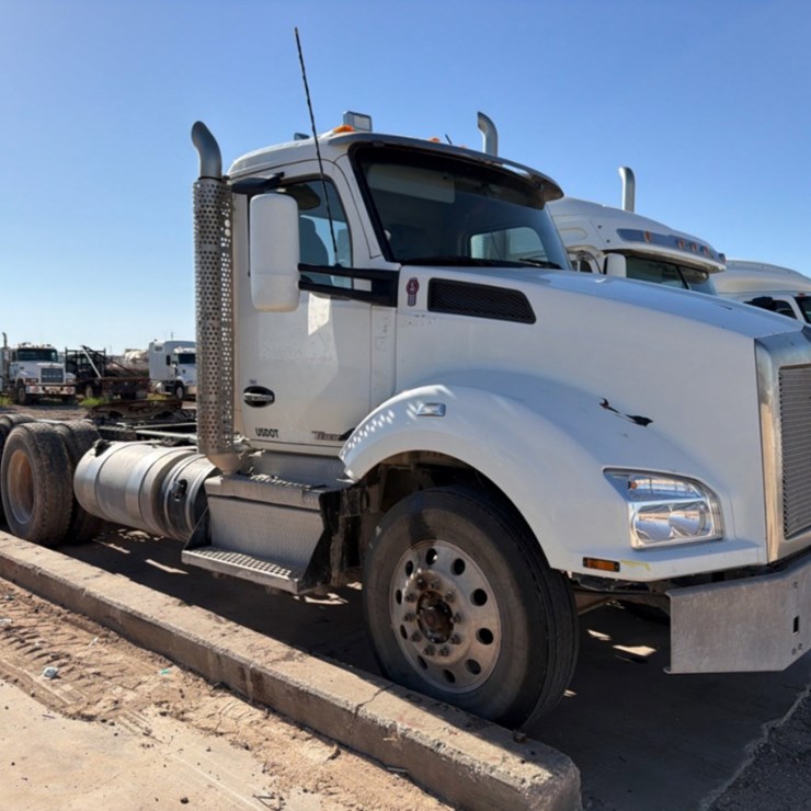 2019 KENWORTH T880