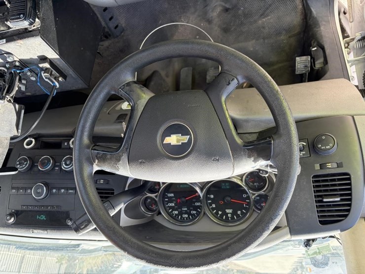 2011-chevrolet-silverado-2500-image-15