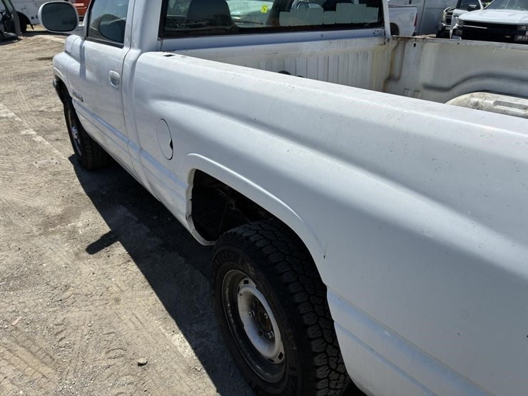 2001-dodge-ram-1500-image-5