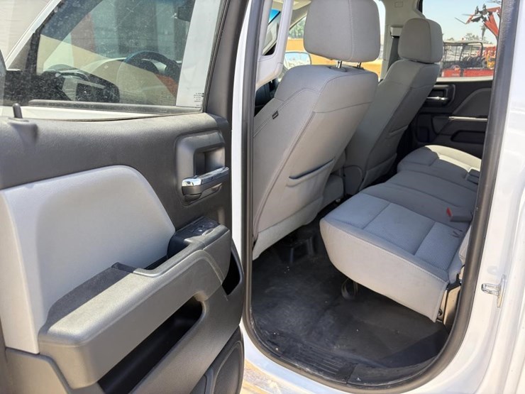 2018-chevrolet-silverado-1500-image-12