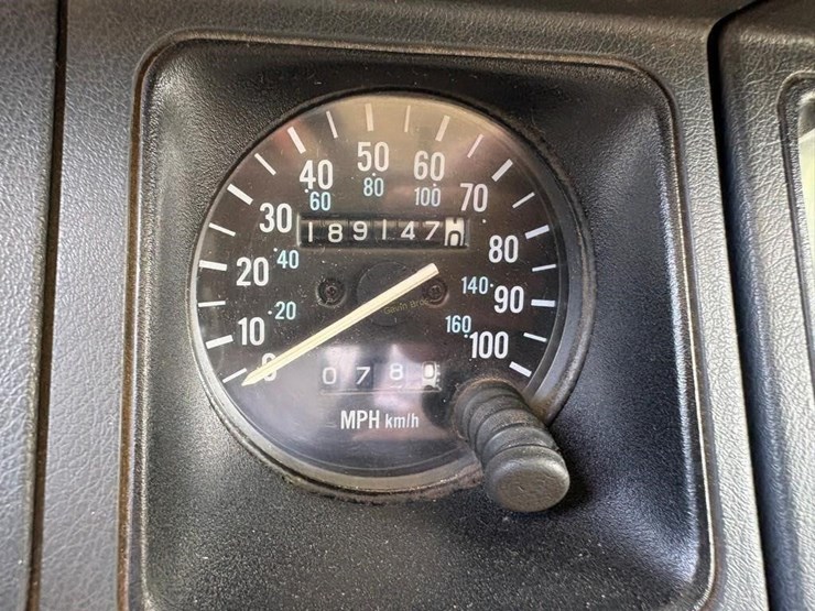 1991-jeep-wrangler-image-7
