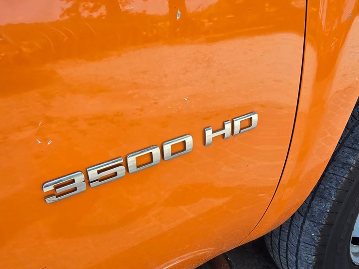 2013-chevrolet-silverado-3500-image-34