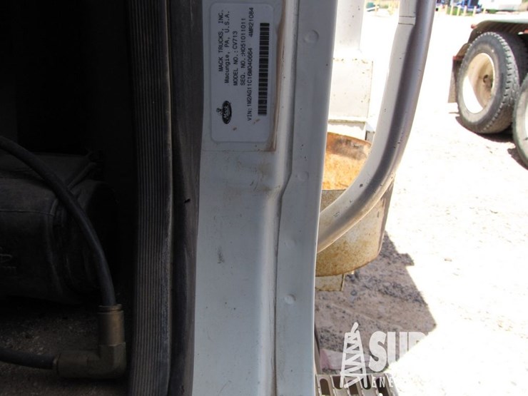 (x)-(6-11)-2006-mack-cu713-hot-oil-truck,-vin-1m2a...-image-5